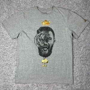 Reebok Shirt Mens Medium Connor McGregor UFC MMA Fighter Tiger Crown Irish Pride